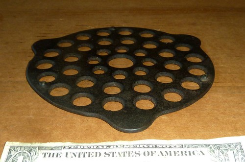 Vintage cast iron dutch - cast,